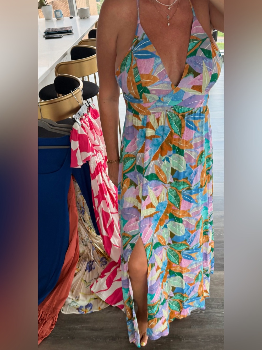 Cupshe Multicolor Leaf-Print V-Neck Maxi Dress with Side Slit